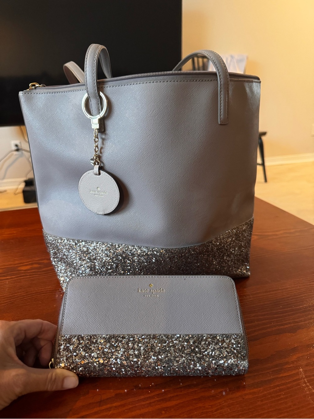 kate spade gray glitter tote and wallet set with charm